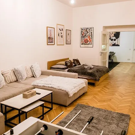 Stylish In The Heart Of Praag