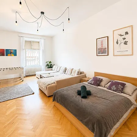 Stylish In The Heart Of Appartement